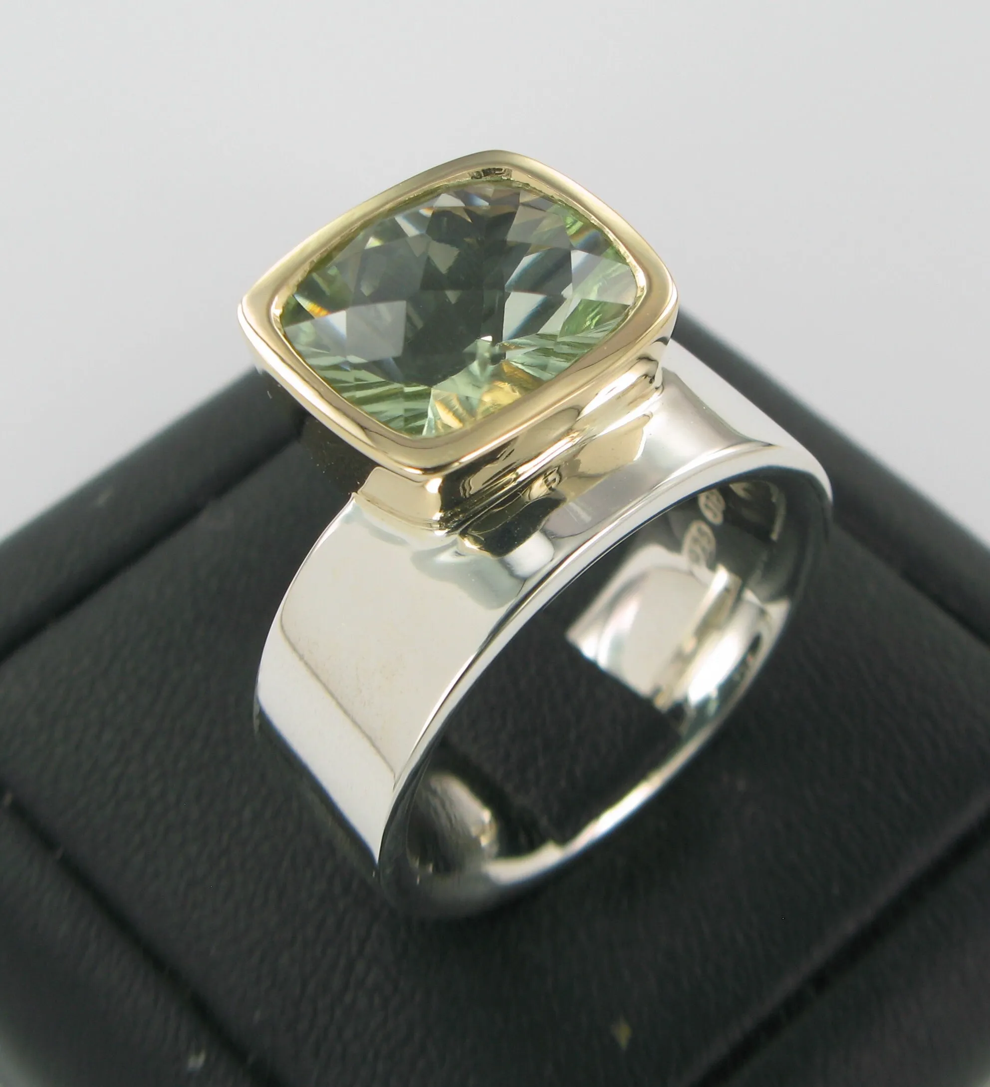 Green Amethyst Offset Ring in 2tone Ai288