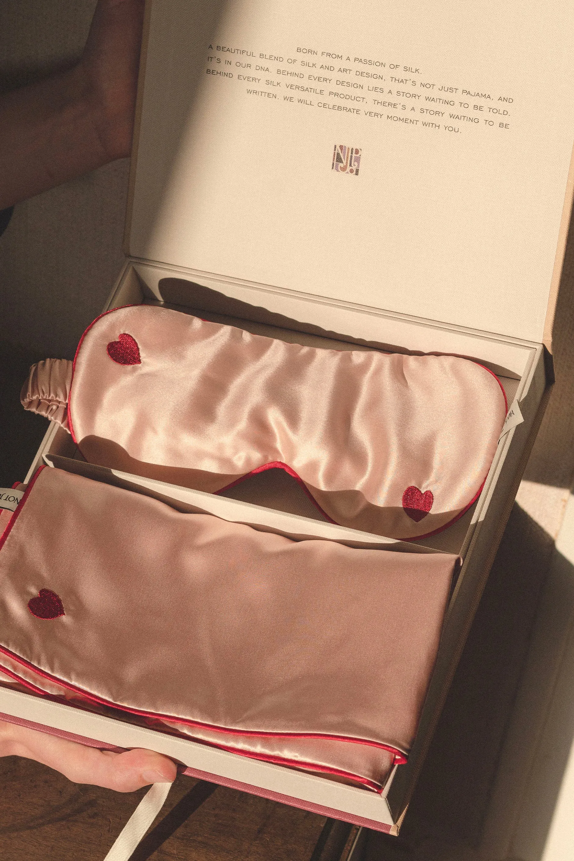 Little Joy Gift | Tchin-Tchin Silk Gift Set