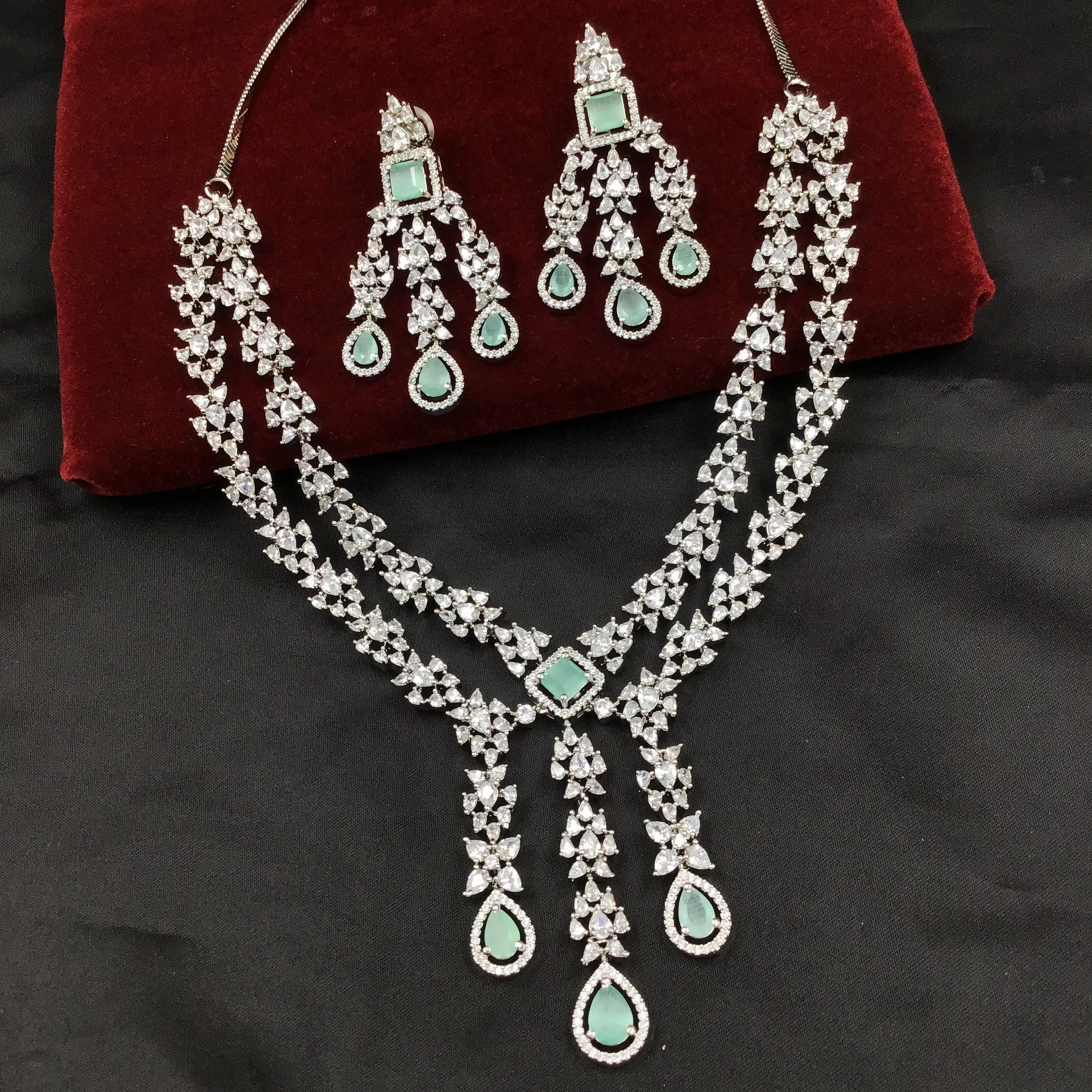 Round Neck Zircon/AD Necklace Set 10803-69