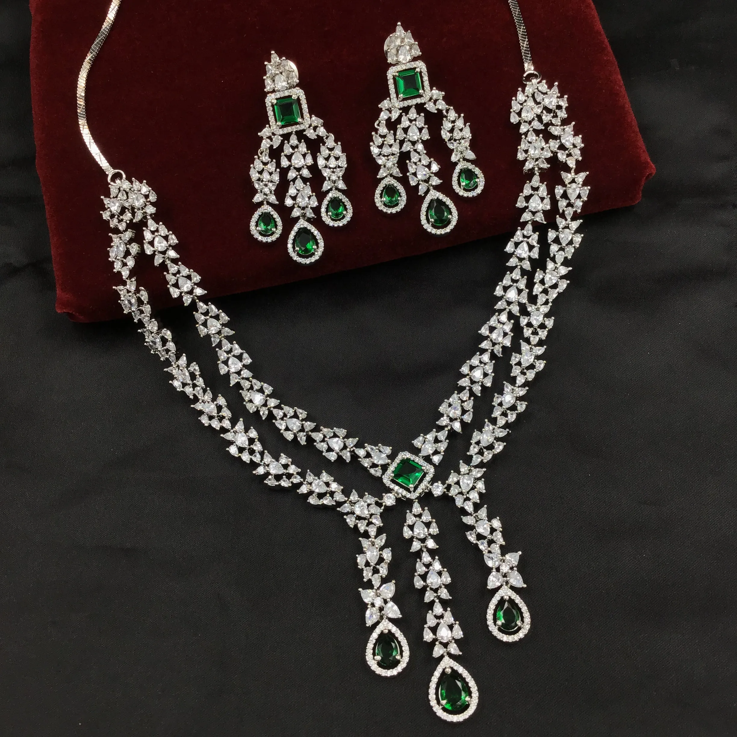 Round Neck Zircon/AD Necklace Set 10803-69